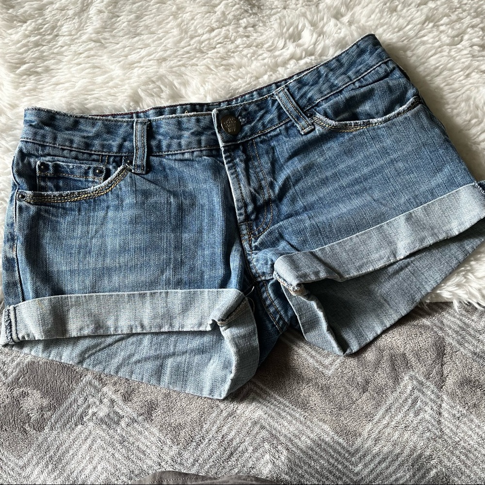 Vintage American Eagle Shorts Light Wash Folded Cuffed Hem 100% Cotton Size 6